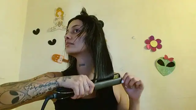 Akasha001 online show from October 16, 7:59 pm