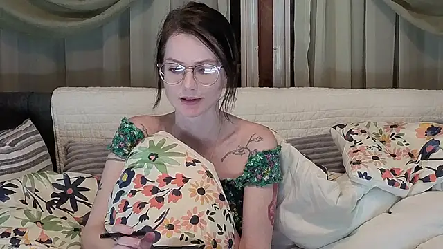 kohlbird online show from December 4, 3:05 am