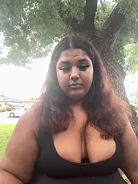 Snapshot of 1n0nlythroat chatting on September 18, 9:06 pm 1n0nlythroat online show from September 18, 9:06 pm