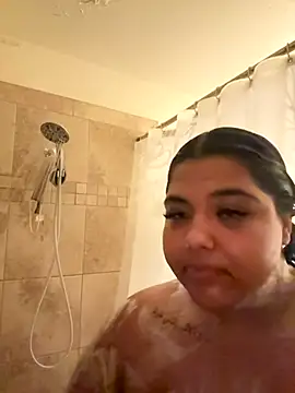 Snapshot of 1n0nlythroat chatting on October 6, 5:05 am 1n0nlythroat online show from October 6, 5:05 am