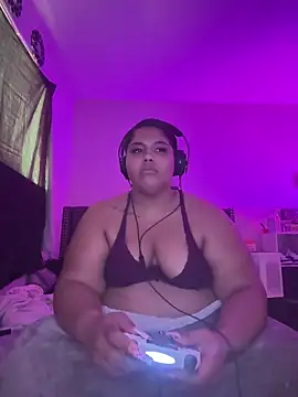 Snapshot of 1n0nlythroat chatting on October 31, 5:58 pm 1n0nlythroat online show from October 31, 5:58 pm