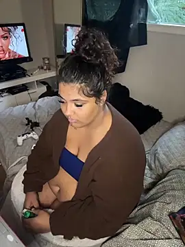 1n0nlythroat online show from November 17, 8:14 pm