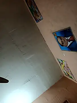 USER-MAYA online show from December 21, 11:50 am