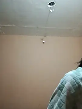 Snapshot of USER-MAYA chatting on December 23, 8:12 am USER-MAYA online show from December 23, 8:12 am