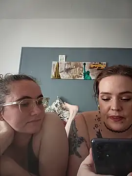 AndHerXO online show from March 21, 2:53 pm