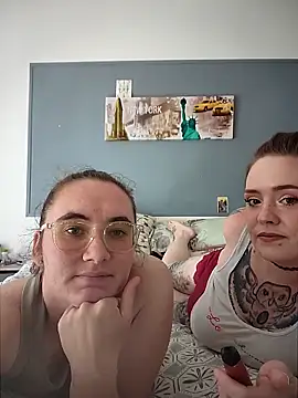AndHerXO online show from April 26, 2:37 pm