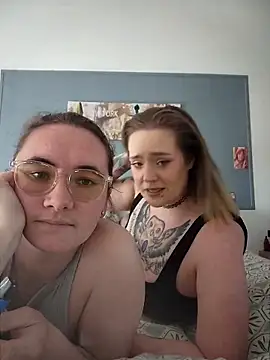 AndHerXO online show from May 1, 3:05 pm