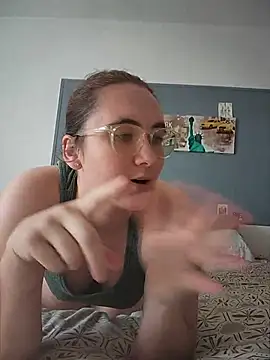 AndHerXO online show from June 28, 1:28 pm