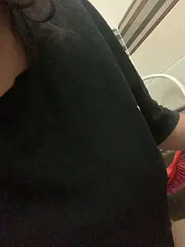 misharani00 online show from October 24, 1:46 am