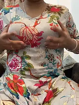 misharani00 online show from October 31, 2:40 pm