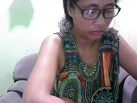 HotLadyPinay32 online show from May 10, 8:47 pm
