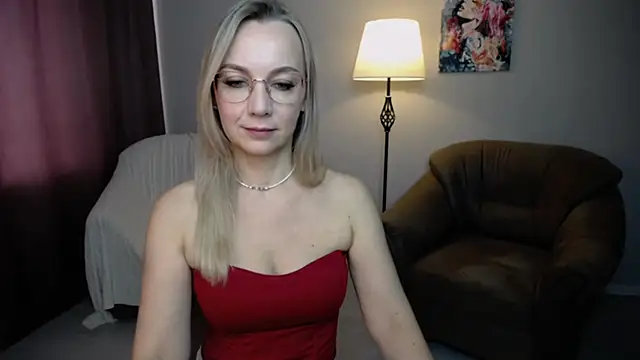 Snapshot of Ava_Elior chatting on September 24, 10:40 am Ava Elior online show from September 24, 10:40 am