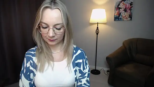 Ava Elior online show from November 29, 10:40 am