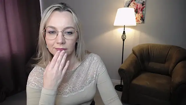 Ava Elior online show from April 25, 11:24 am