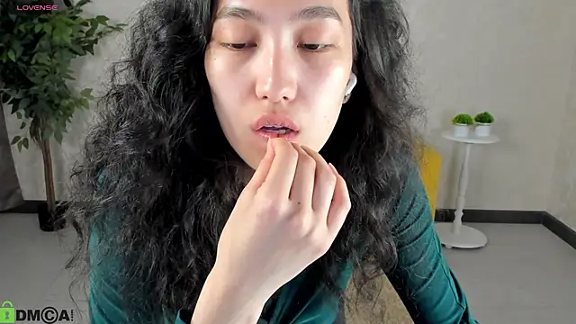 FlirtyAura online show from May 13, 3:37 am