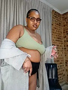 Snapshot of SativaHot96 chatting on June 22, 9:34 pm SativaHot96 online show from June 22, 9:34 pm