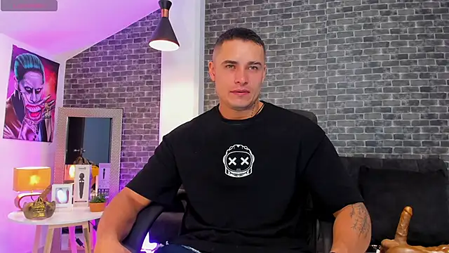 connorsmiith online show from September 17, 11:56 am