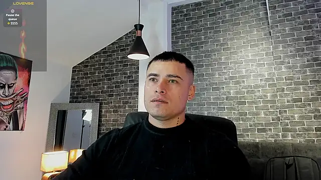 connorsmiith online show from October 3, 11:40 am