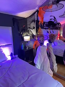 Snapshot of BellaFernandez__ chatting on October 24, 12:56 pm BellaFernandez online show from October 24, 12:56 pm