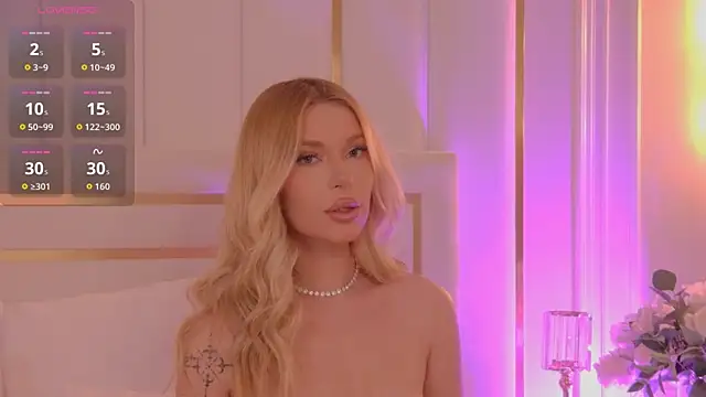 Snapshot of AriellaMelo chatting on October 12, 5:39 am AriellaMelo online show from October 12, 5:39 am