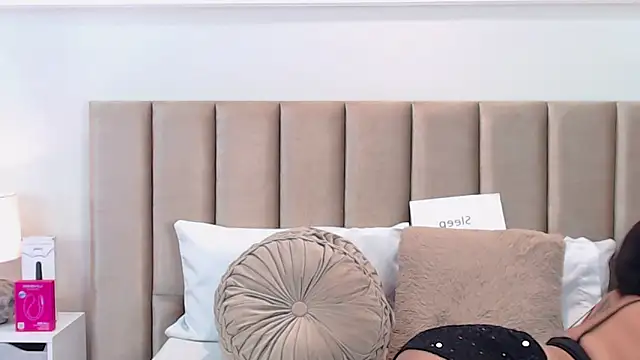 Snapshot of MelodyCarsson chatting on February 19, 12:23 pm MelodyCarsson online show from February 19, 12:23 pm