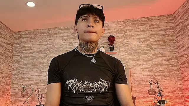 angell thomas online show from February 6, 3:33 am