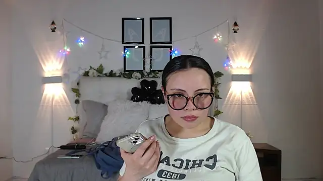 Megan 05  online show from February 9, 5:50 pm