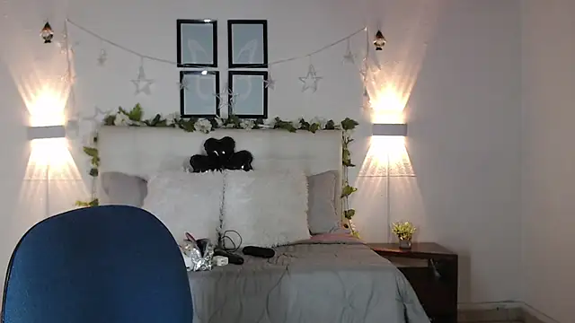 Megan 05  online show from March 18, 6:55 pm