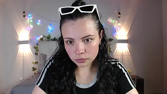 Megan 05  online show from May 5, 7:11 pm