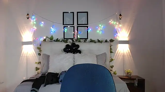 Megan 05  online show from May 8, 7:19 pm