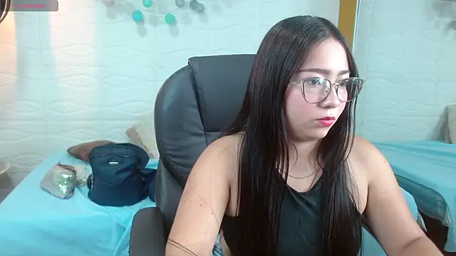 tinisweet online show from March 31, 1:44 pm