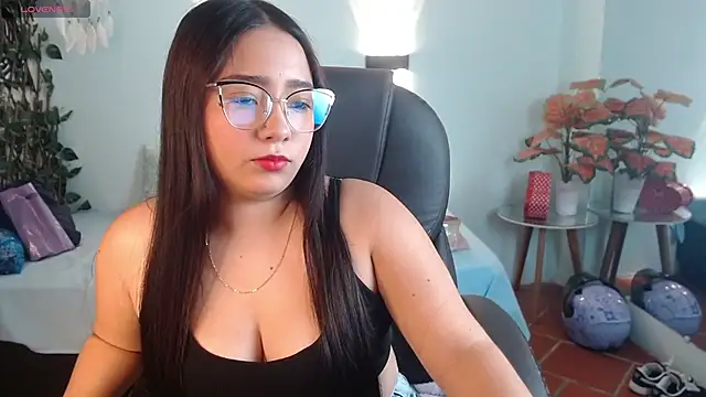 Snapshot of tinisweet chatting on May 6, 6:24 pm tinisweet online show from May 6, 6:24 pm