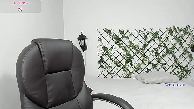 velvet  moon online show from February 16, 12:18 am