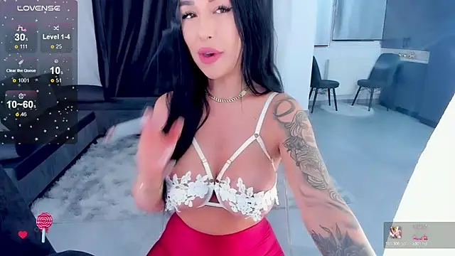 Snapshot of oh_julya chatting on December 13, 9:20 pm oh julya online show from December 13, 9:20 pm