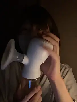 Snapshot of usako_2025 chatting on October 26, 10:21 am usako 2025 online show from October 26, 10:21 am