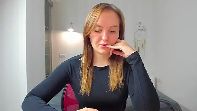 EmmaNorman online show from September 30, 7:52 pm