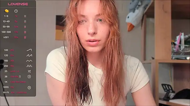 elilybby online show from April 4, 10:13 am