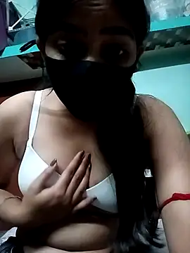 Snapshot of Snehabeauti chatting on October 15, 5:24 pm Snehabeauti online show from October 15, 5:24 pm