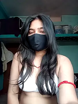 Snapshot of Snehabeauti chatting on October 18, 4:37 am Snehabeauti online show from October 18, 4:37 am