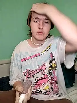 Snapshot of angelbliss10100 chatting on October 4, 6:17 pm angelbliss10100 online show from October 4, 6:17 pm