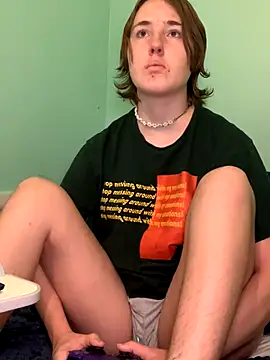 Snapshot of angelbliss10100 chatting on October 31, 5:25 pm angelbliss10100 online show from October 31, 5:25 pm