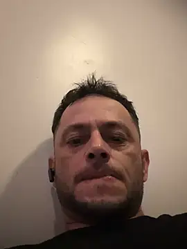 Snapshot of Carlosmauricio123 chatting on March 18, 12:58 am Carlosmauricio123 online show from March 18, 12:58 am