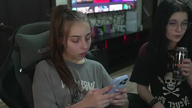 Snapshot of lis_silver chatting on October 14, 3:35 pm lis silver online show from October 14, 3:35 pm