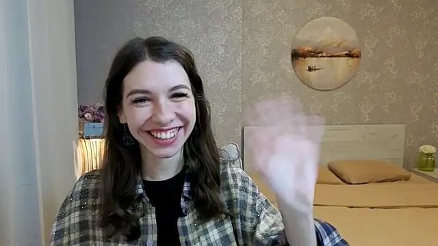 KellyShines online show from April 21, 3:07 pm