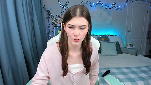 Zoe Vee online show from October 23, 3:28 am