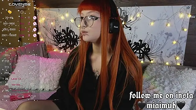 mia  yui online show from November 16, 11:10 pm