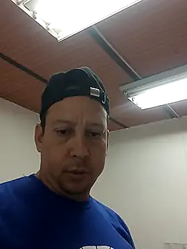 Snapshot of ParejahotCY chatting on February 21, 6:20 pm ParejahotCY online show from February 21, 6:20 pm