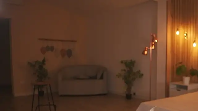 Snapshot of Carolart_ chatting on February 19, 9:55 pm Carolart online show from February 19, 9:55 pm