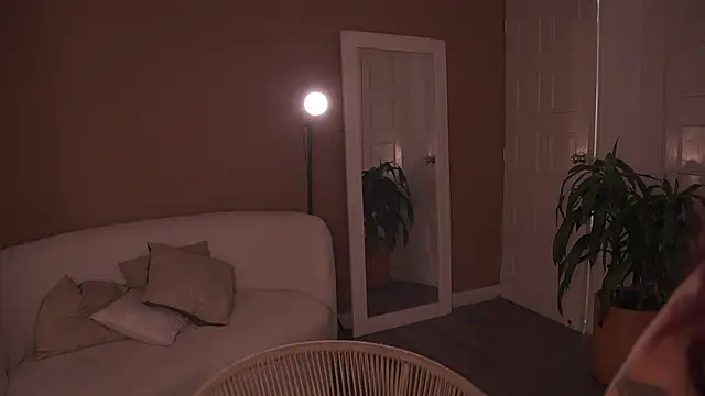 Snapshot of Carolart_ chatting on March 14, 12:28 am Carolart online show from March 14, 12:28 am