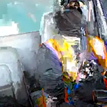 luis97fer online show from April 29, 2:32 pm